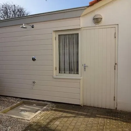 Holiday home Juttershuisje 220 M From The Beach And Centre *
