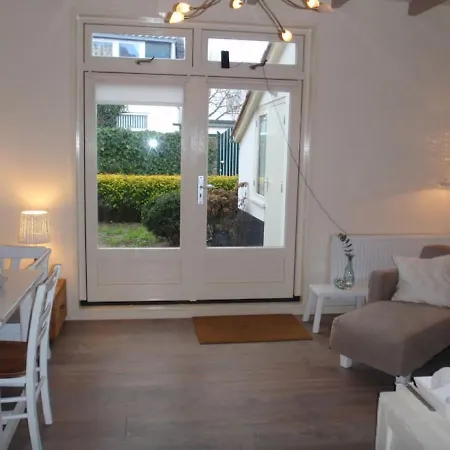 Juttershuisje 220 M From The Beach And Centre Holiday home Noordwijk